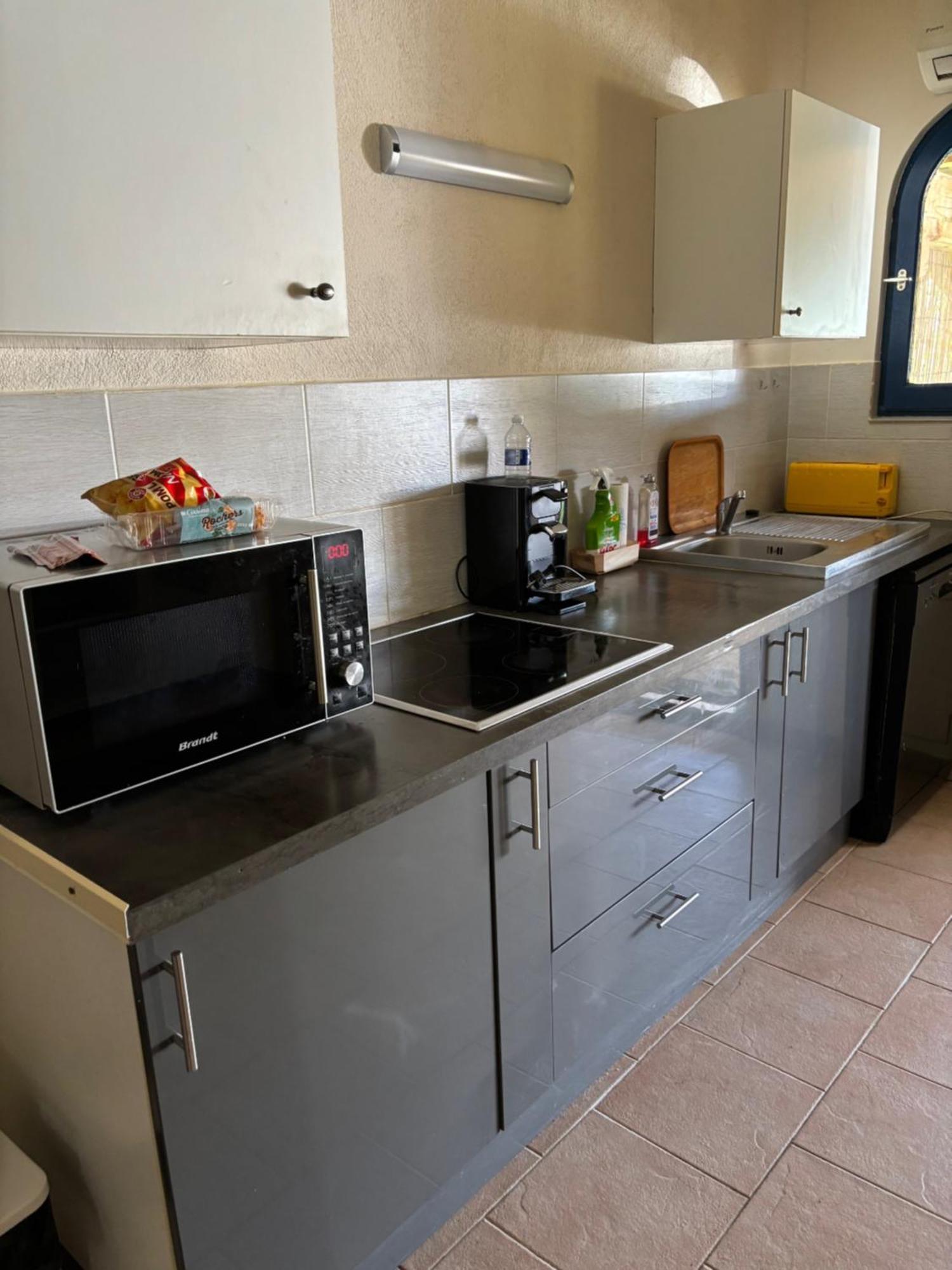 Bon Porto Appartement กาวาแลร์-ซูร์-แมร์ ภายนอก รูปภาพ